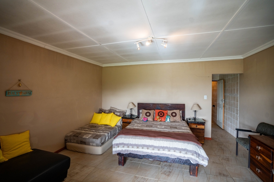 5 Bedroom Property for Sale in Grahamstown Rural Eastern Cape